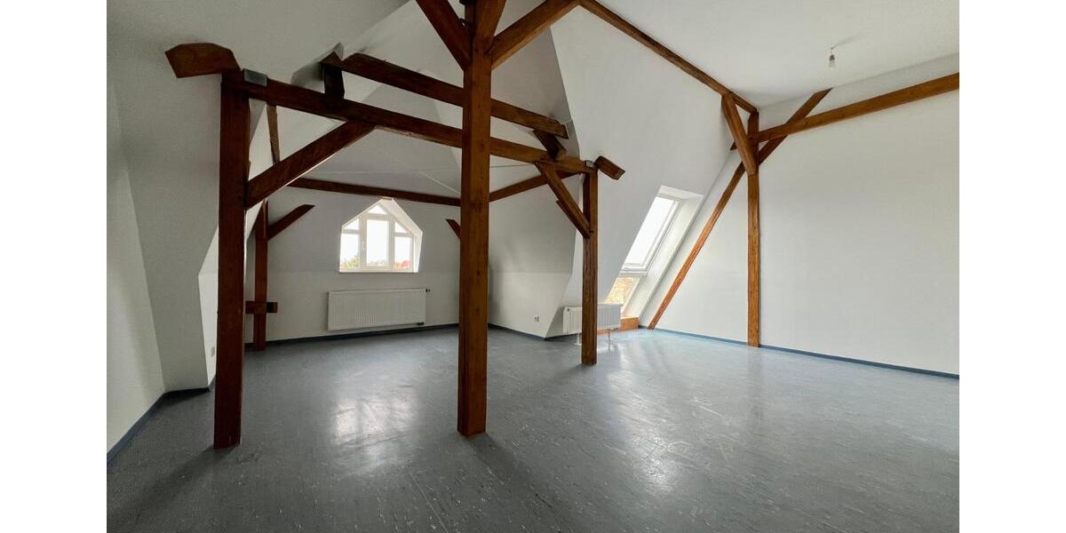 Dachgeschoßwohnung Zeitz - 3 Zimmer, 98 m&sup2;, 640&euro; | Angebot:16602265