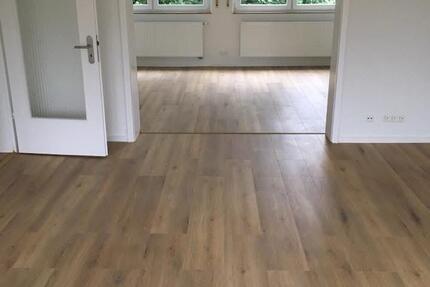 Schöne kernsanierte großzügige 4 Zimmer Wohnung in zentraler Lage 4 zimmer