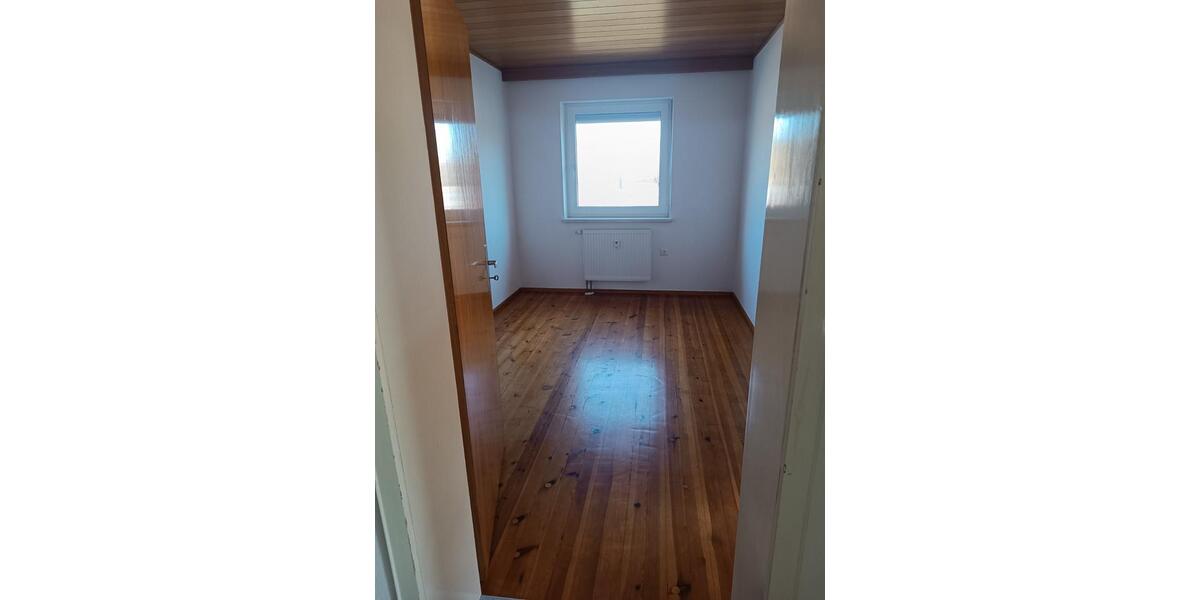 Erdgeschoßwohnung Hirschau - 2.5 Zimmer, 72 m&sup2;, 612&euro; | Angebot:24905441