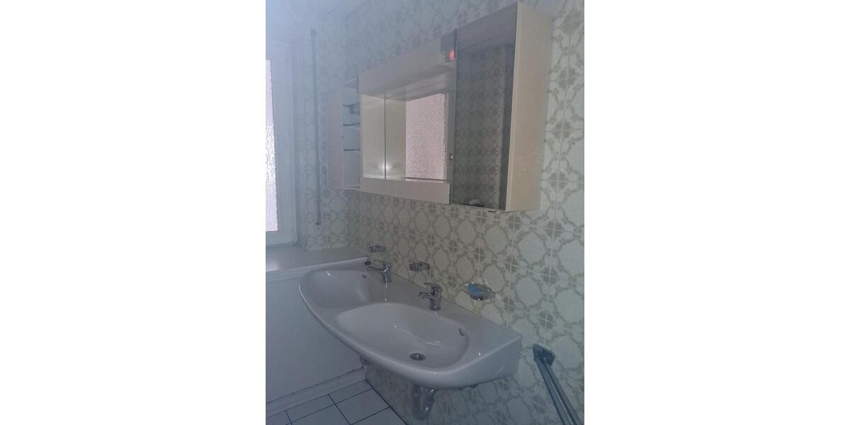 Etagenwohnung Bruck in der Oberpfalz - 5 Zimmer, 138 m&sup2;, 780&euro; | Angebot:26252367