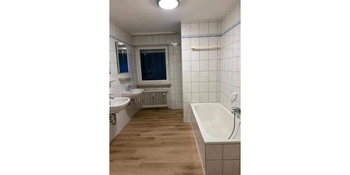 Etagenwohnung Pocking - 3 Zimmer, 108 m&sup2;, 1.080&euro; | Angebot:25842089