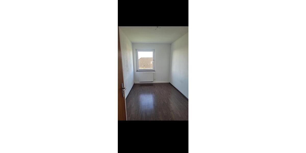 Etagenwohnung Niedenstein - 4 Zimmer, 80 m&sup2;, 680&euro; | Angebot:26272095