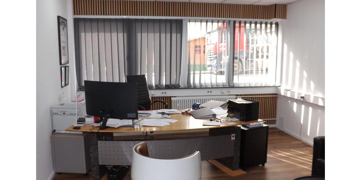 Top AutohausGewerbefläche ca. 1.000 m² + optional 2.185 m² HallenWerkstattfläche in guter Lage von Salzgitter-Bad zimmer