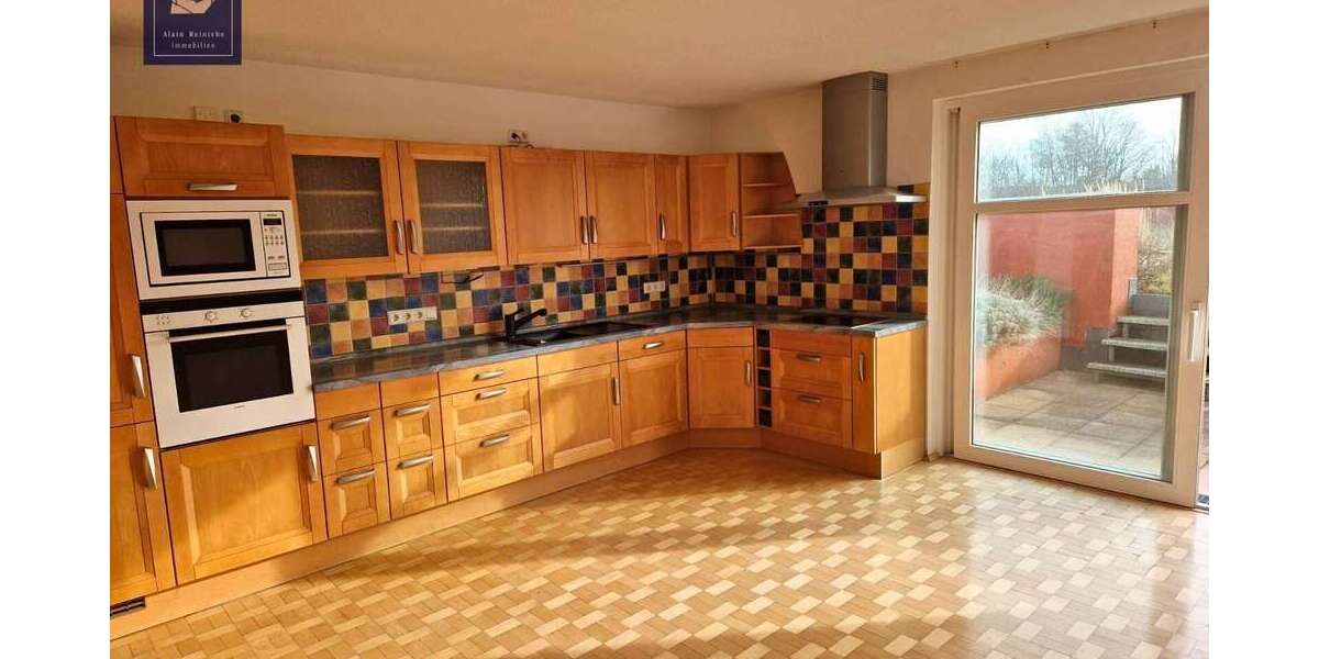 Firmenkomplex mit Garage und Einliegerwohnung 22 zimmer