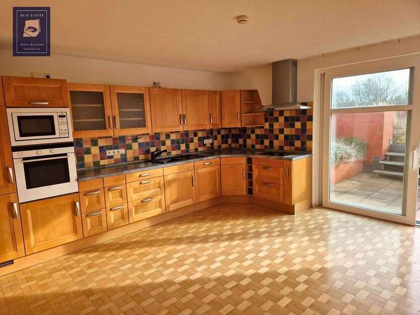 Firmenkomplex mit Garage und Einliegerwohnung 22 zimmer