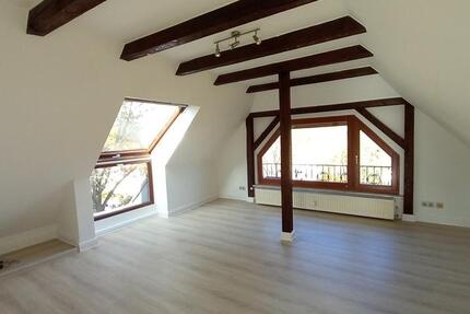 3-Zimmer Dachgeschosswohnung mit Charme in der Waldstr., nahe Sahnpark, ab 01.03.2026 3 zimmer