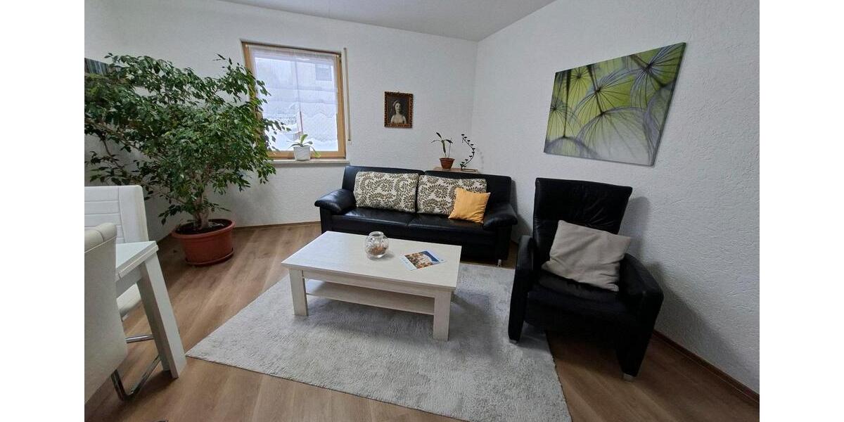 Erdgeschoßwohnung Sonneberg - 2.5 Zimmer, 66 m&sup2;, 35&euro; | Angebot:24690284