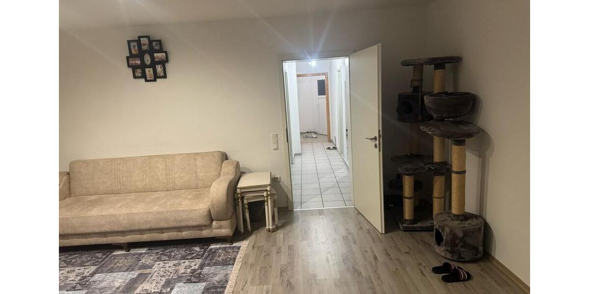 WG oder große Wohnung zu Vermieten 4 zimmer