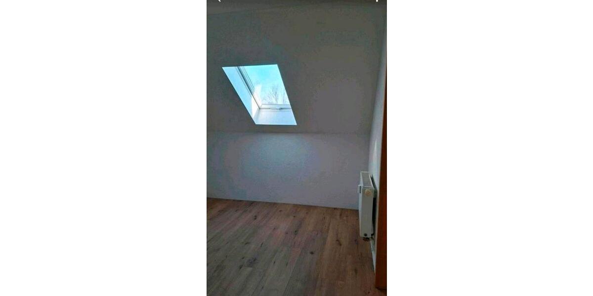 Dachgeschoßwohnung Döbeln - 4 Zimmer, 80 m&sup2;, 520&euro; | Angebot:26431475
