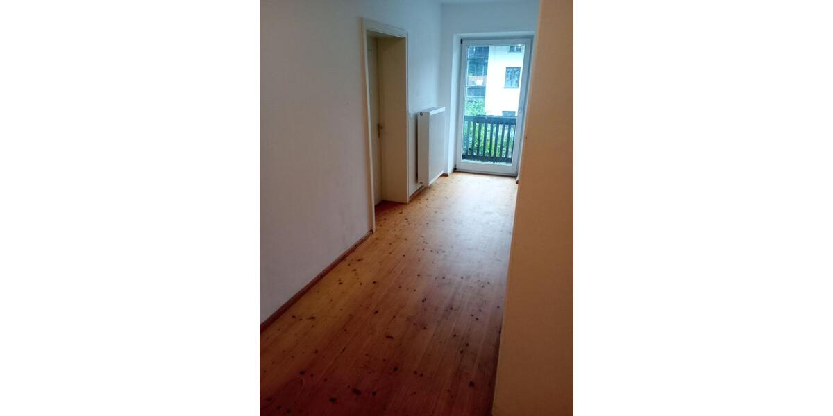 Etagenwohnung Holzkirchen - 3.5 Zimmer, 105 m&sup2;, 1.300&euro; | Angebot:25899379