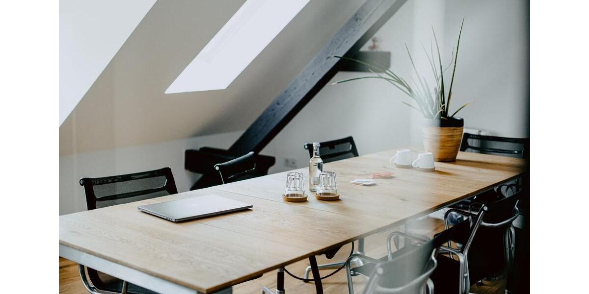 Exklusive Bürofläche – Historischer Charme – 235 m² – 6 Räume – Einbauküche – 1A-Lage im HBF Witten – Parkett – Glaswände – Stellplätze optional zimmer