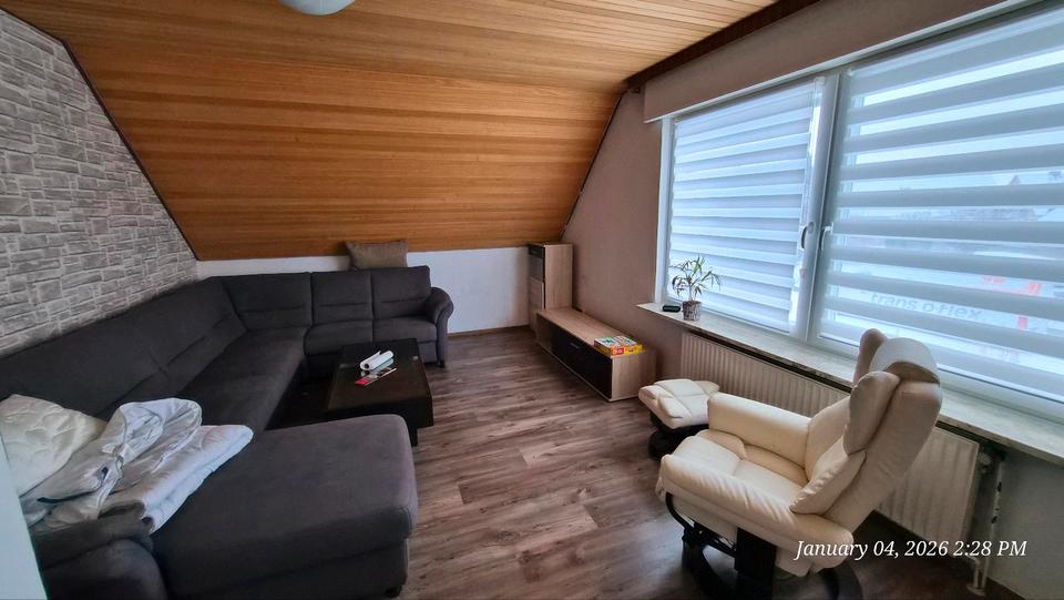 Dachgeschosswohnung zu Vermieten 4 zimmer