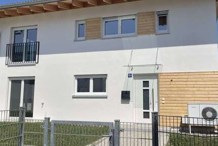 Haus Schechen Kaps - 5 Zimmer, 188 m&sup2;, 2.600&euro; | Angebot:27053934