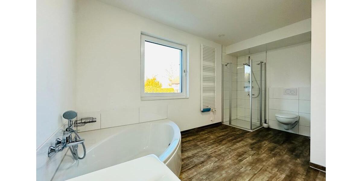 Erdgeschoßwohnung Buxtehude - 3 Zimmer, 122 m&sup2;, 1.400&euro; | Angebot:24689276