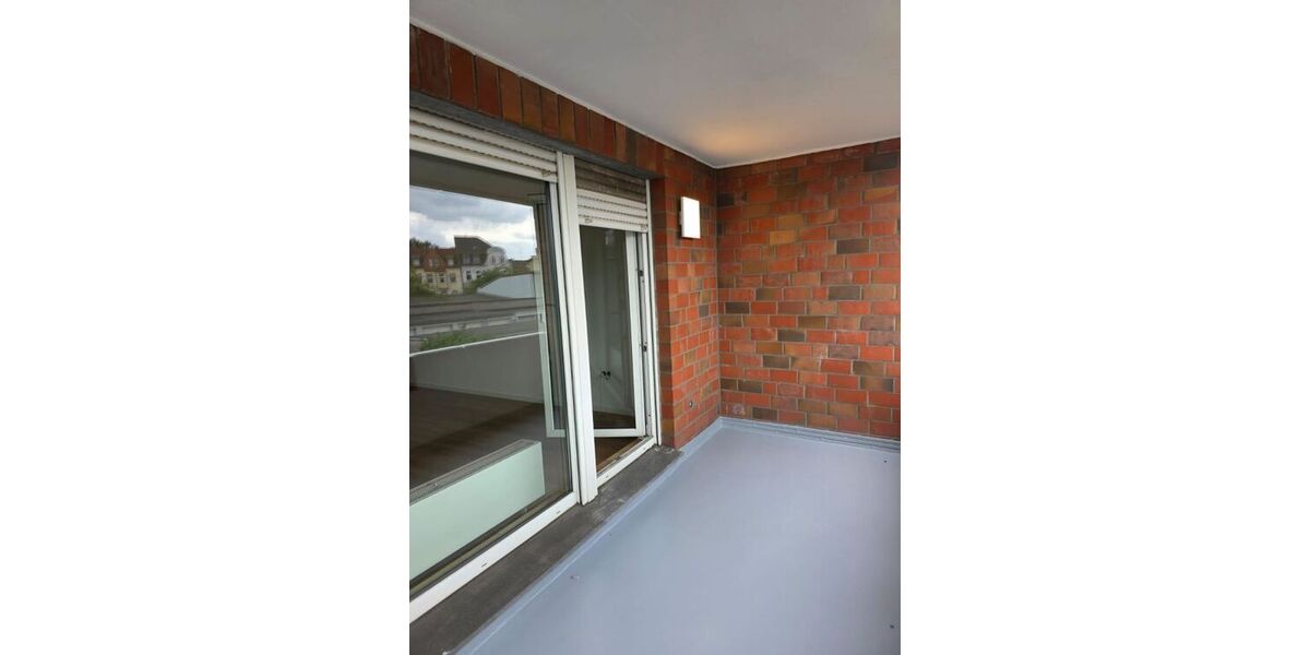 Renovierte 2,5 Zimer-Wohnung mit Aufzug, Balkonkraftwerk, Video-Sprechanlage, Garage (Warmmiete: 1.040 + 100 Garage) - Etagenwohnung Duisburg Meiderich | Angebot:27261102