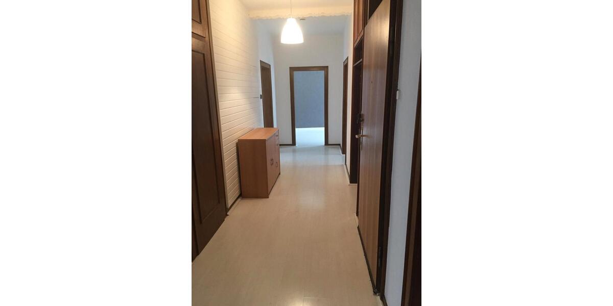 Etagenwohnung Hildesheim - 4 Zimmer, 130 m&sup2;, 950&euro; | Angebot:26299503