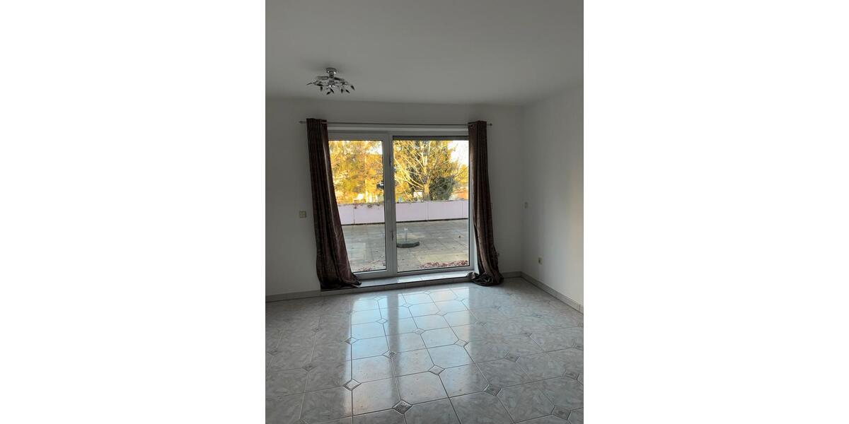 Privatvermietung 4 Raum Wohnung als freistehendes EFH in 09212 4 zimmer