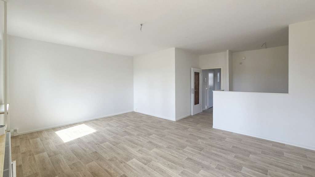Etagenwohnung Zwickau Neuplanitz - 2 Zimmer, 50 m&sup2;, 310&euro; | Angebot:26844790