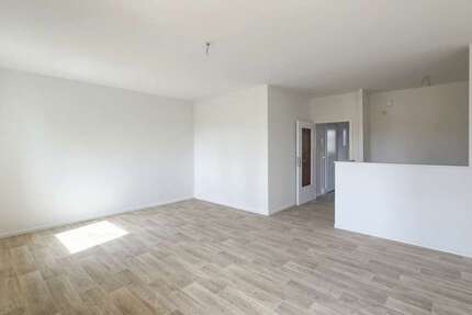 Wohnung Zwickau Neuplanitz - 2 Zimmer, 50 m&sup2;, 310&euro; | Angebot:26844790