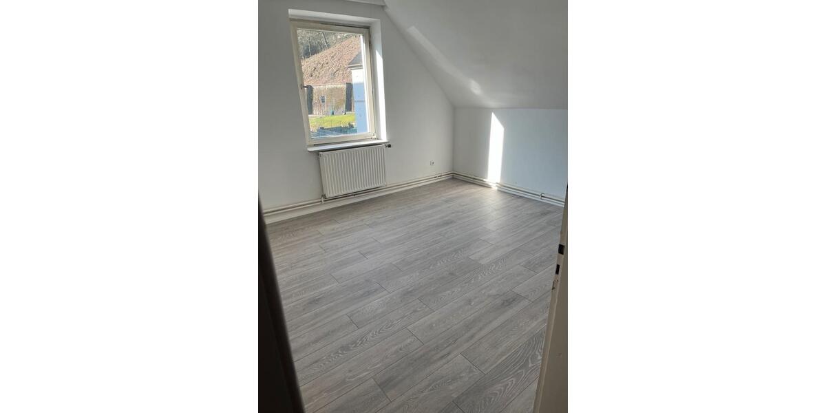 Dachgeschoßwohnung Hagen Hagen-Mitte - 5 Zimmer, 110 m&sup2;, 750&euro; | Angebot:25919992