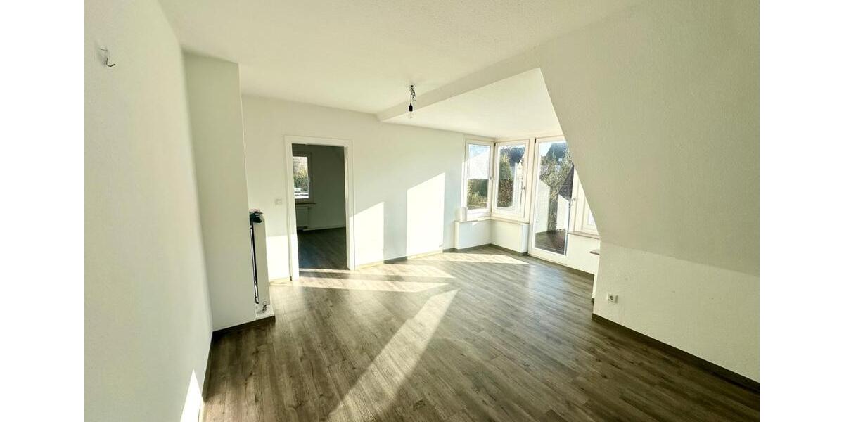 Dachgeschoßwohnung Detmold - 3 Zimmer, 75 m&sup2;, 580&euro; | Angebot:25430655
