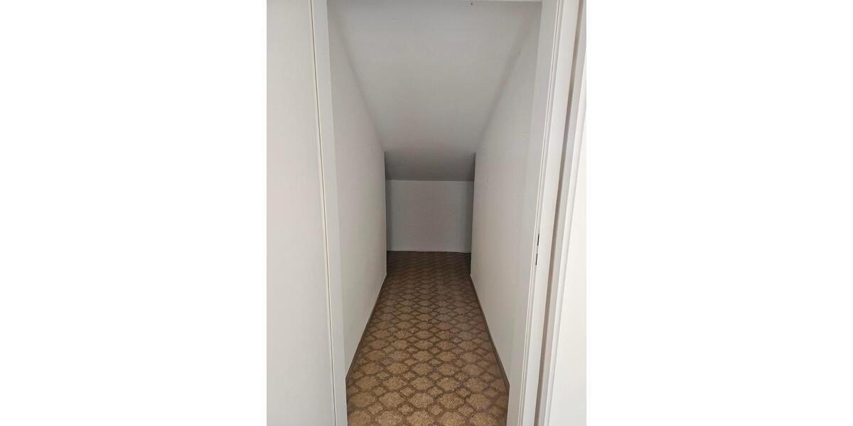 Etagenwohnung Bremerhaven - 3 Zimmer, 96 m&sup2;, 900&euro; | Angebot:26636111