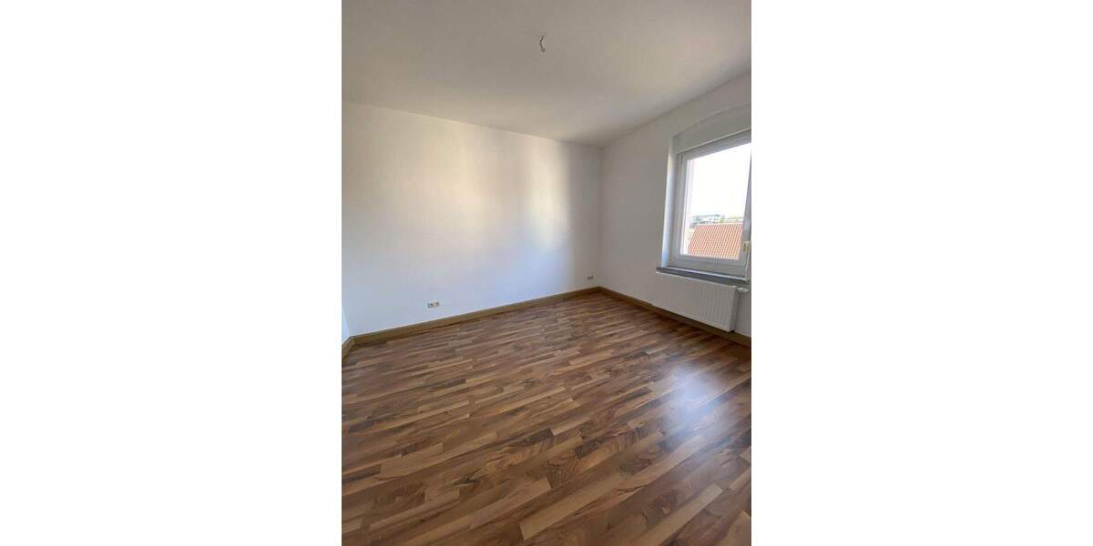 Etagenwohnung Altenburg - 4 Zimmer, 100 m&sup2;, 550&euro; | Angebot:25143840