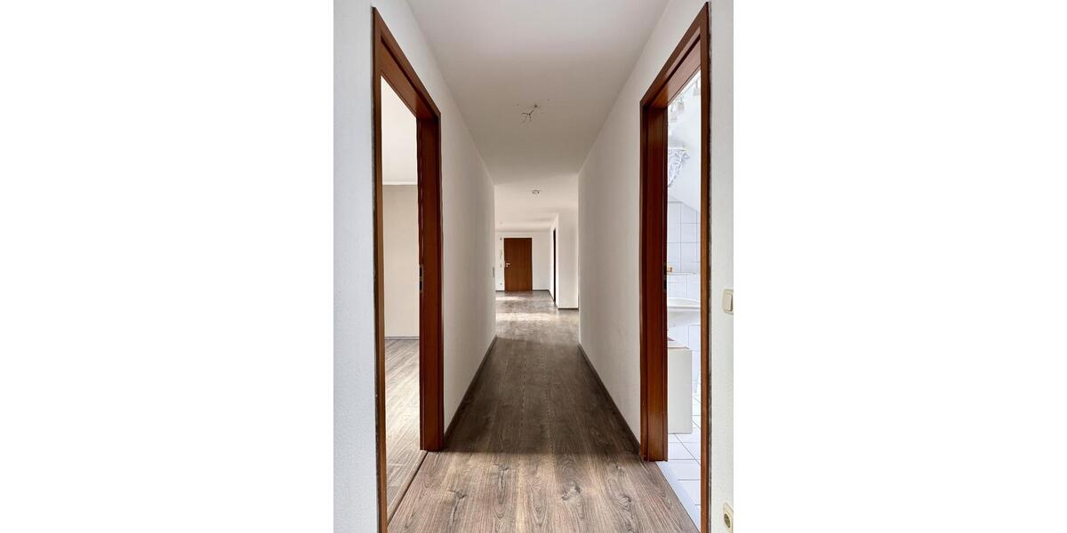 Dachgeschoßwohnung Haan - 2.5 Zimmer, 100 m&sup2;, 790&euro; | Angebot:25784474