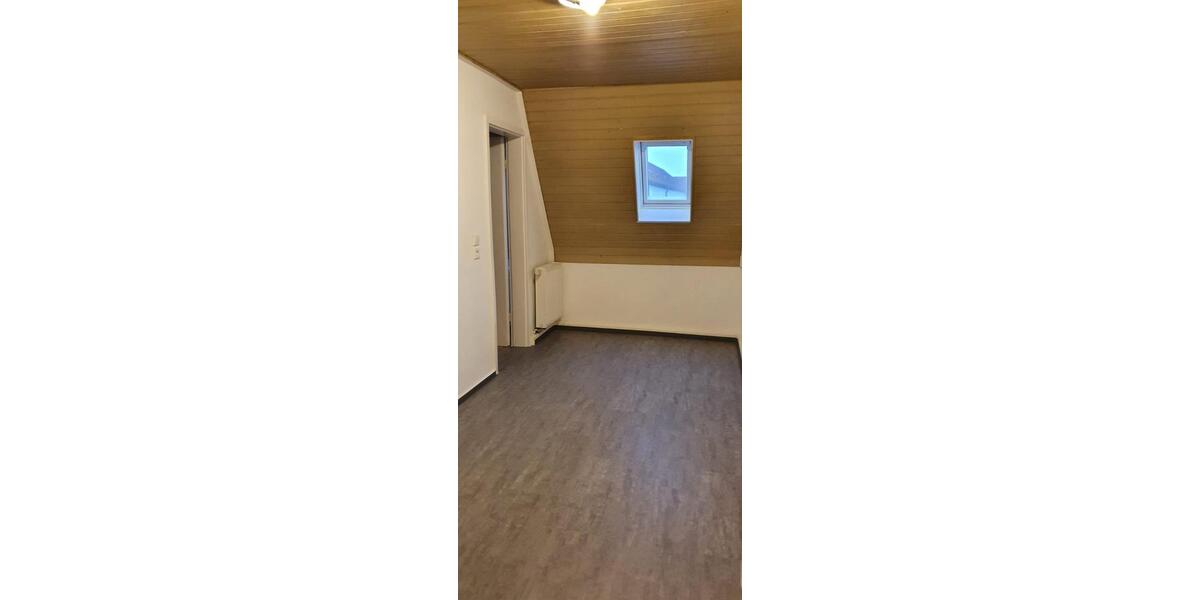 Dachgeschoßwohnung Kamenz - 3 Zimmer, 65 m&sup2;, 330&euro; | Angebot:25281581