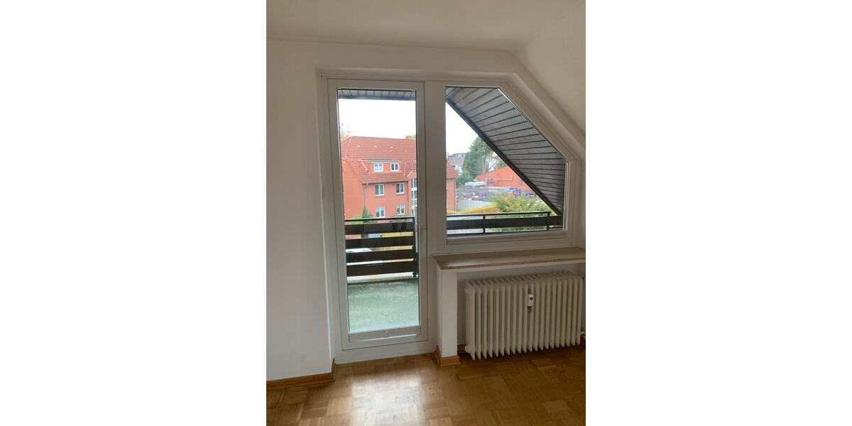 Dachgeschoßwohnung Bremerhaven Leherheide - 2.5 Zimmer, 74 m&sup2;, 673&euro; | Angebot:24752144