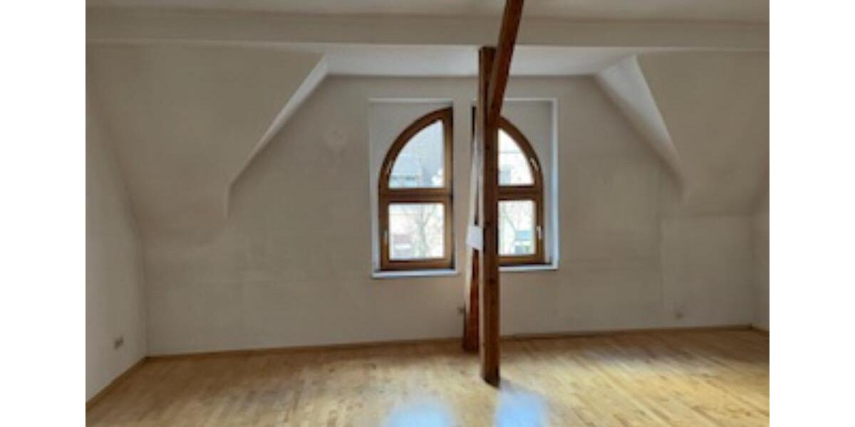 Dachgeschoßwohnung Duisburg - 4 Zimmer, 124 m&sup2;, 1.100&euro; | Angebot:25404238