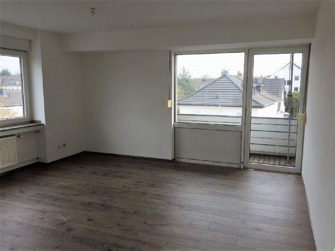 Etagenwohnung Köln Brück - 4 Zimmer, 85 m&sup2;, 895&euro; | Angebot:25245163