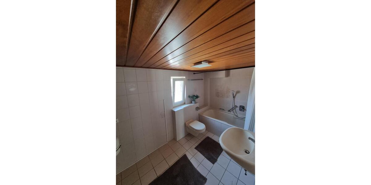 Etagenwohnung Warburg - 3 Zimmer, 80 m&sup2;, 600&euro; | Angebot:25396344