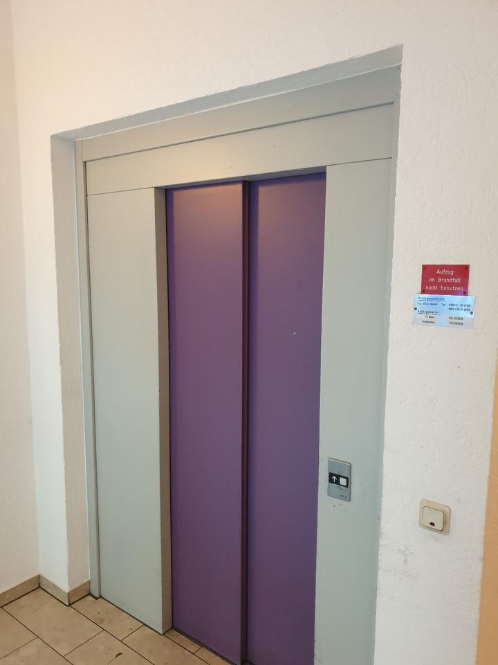 St. Johann: Helles 1,5 -Zimmer-Apartment mit Balkon