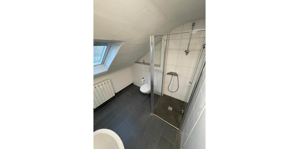 Dachgeschoßwohnung Saarbrücken West - 1 Zimmer, 65 m&sup2;, 550&euro; | Angebot:26225919