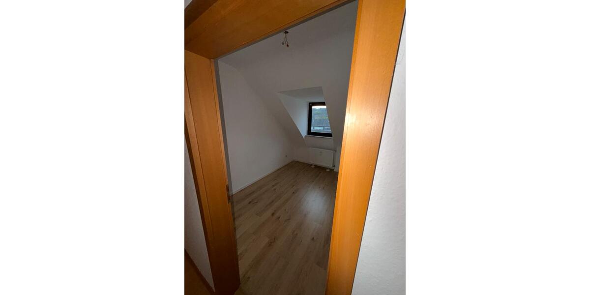 Dachgeschoßwohnung Trier Nord - 3 Zimmer, 70 m&sup2;, 940&euro; | Angebot:26238647