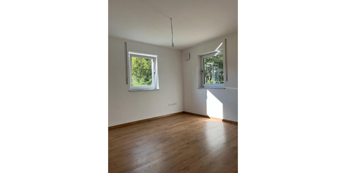 Etagenwohnung Geisenhausen - 3 Zimmer, 104 m&sup2;, 1.300&euro; | Angebot:24327363