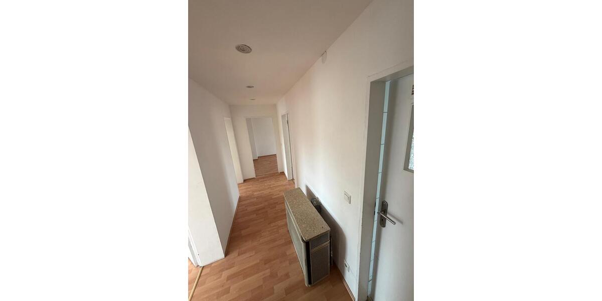 Etagenwohnung Weinheim - 3 Zimmer, 80 m&sup2;, 1.100&euro; | Angebot:25181053