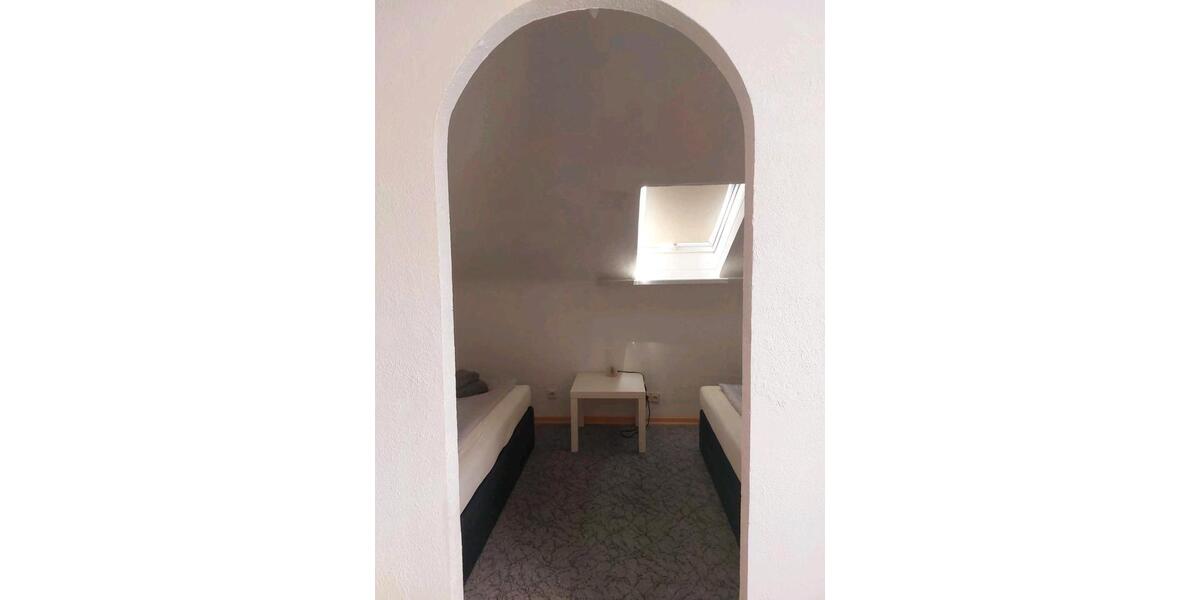 Dachgeschoßwohnung Singen (Hohentwiel) - 3 Zimmer, 80 m&sup2;, 100&euro; | Angebot:26615331