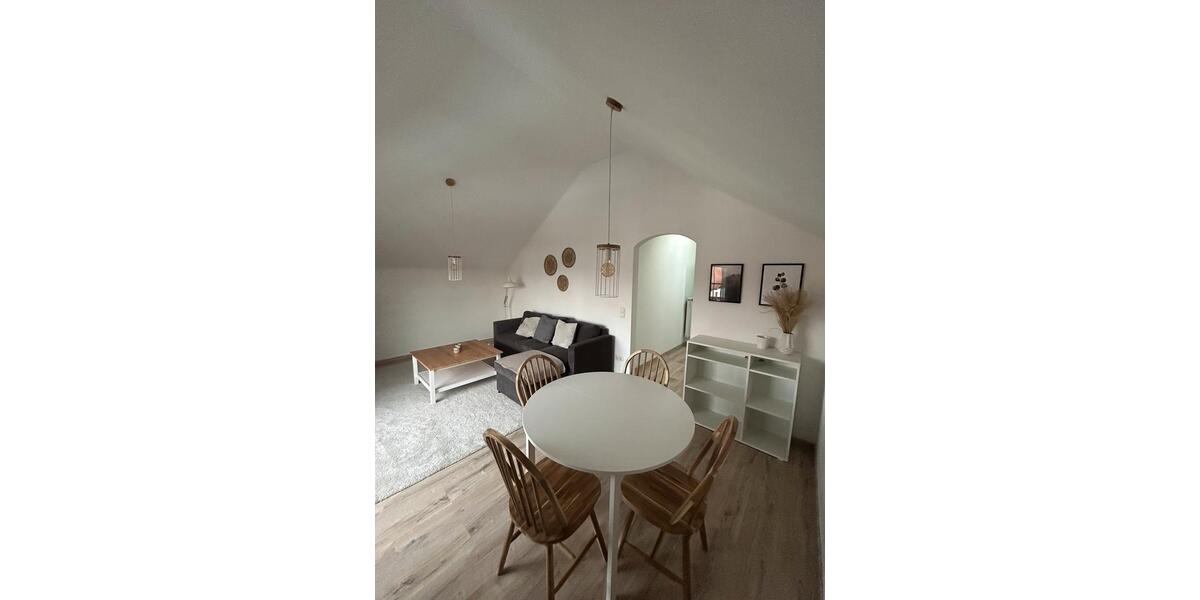 Dachgeschoßwohnung Eggenfelden - 2.5 Zimmer, 49 m&sup2;, 590&euro; | Angebot:24742125