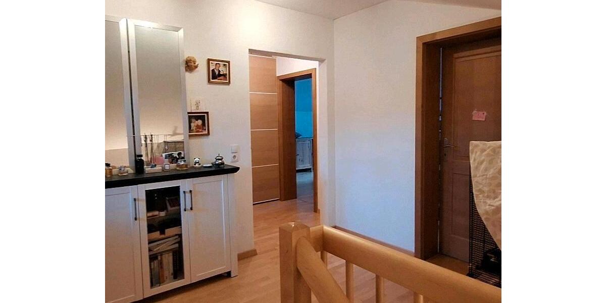 Einfamilienhaus Bad Wiessee - 6.5 Zimmer, 180 m&sup2;, 3.200&euro; | Angebot:24660603