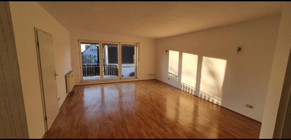 Etagenwohnung Kelkheim (Taunus) - 3 Zimmer, 89 m&sup2;, 1.300&euro; | Angebot:26254532
