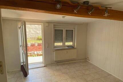 kleine 2-Zi-Wohnung in ruhiger Lage in Dieskau zu vermieten