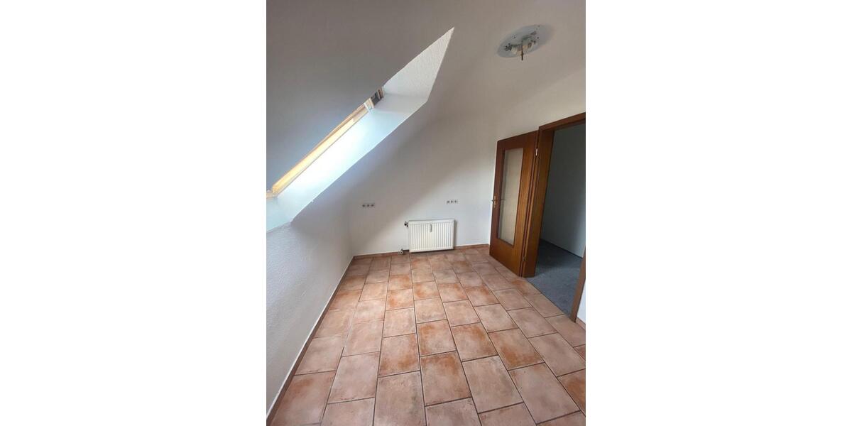 Dachgeschoßwohnung Duisburg Duisburg-Mitte - 2 Zimmer, 65 m&sup2;, 494&euro; | Angebot:25052498