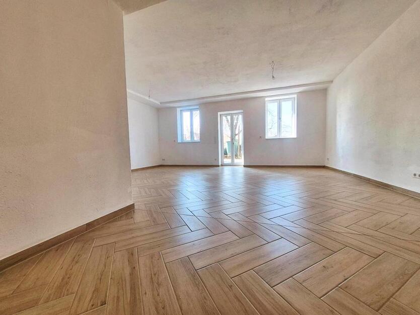 Einzigartige EG Wohnung, nachhaltiges Wohnen, eigene PV Anlage