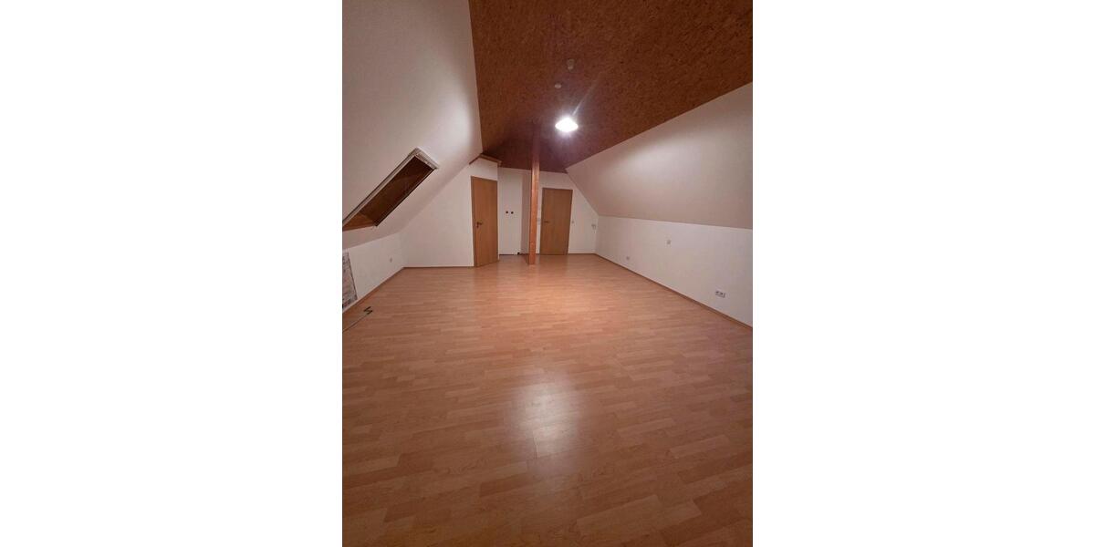 Einfamilienhaus Bad Neualbenreuth - 6 Zimmer, 150 m&sup2;, 1.600&euro; | Angebot:24372019