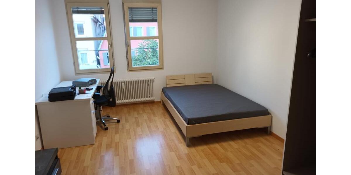 3 erWG(nur Frauen) Nähe Hauptbahnhof, in Reutlingen Zentrum 1 zimmer