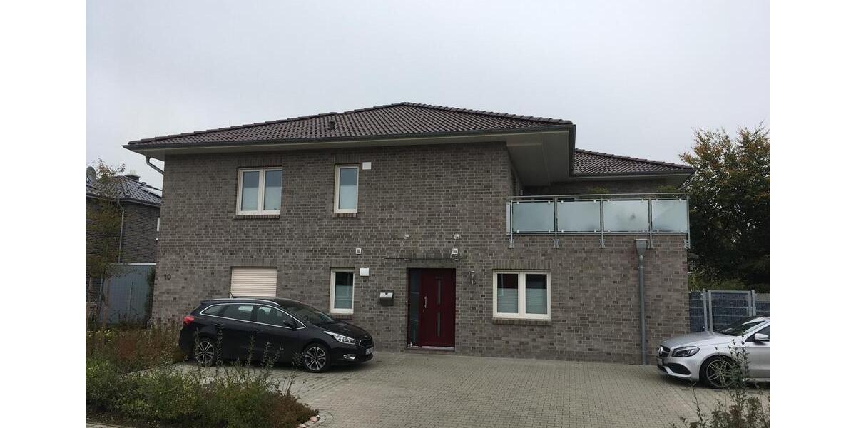 WG-Zimmer mit Dachterasse zentral in CLP! 4 zimmer