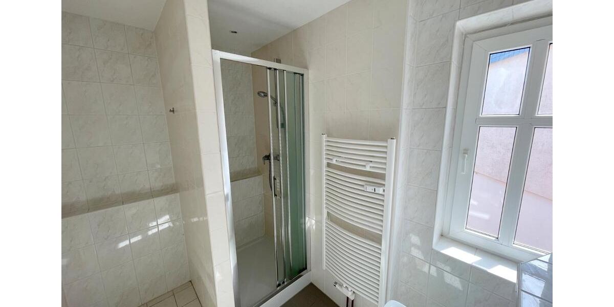 Dachgeschoßwohnung Halle (Saale) - 6 Zimmer, 155 m&sup2;, 1.270&euro; | Angebot:26618543