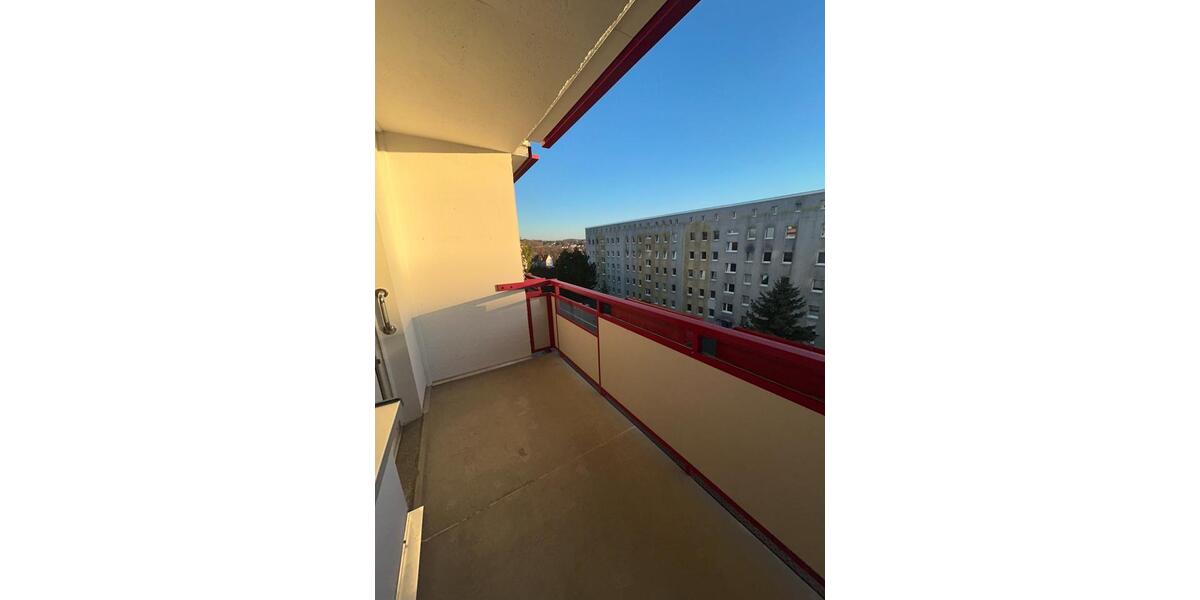 Wunderschöne 3-RW mit Einbauküche 3 zimmer